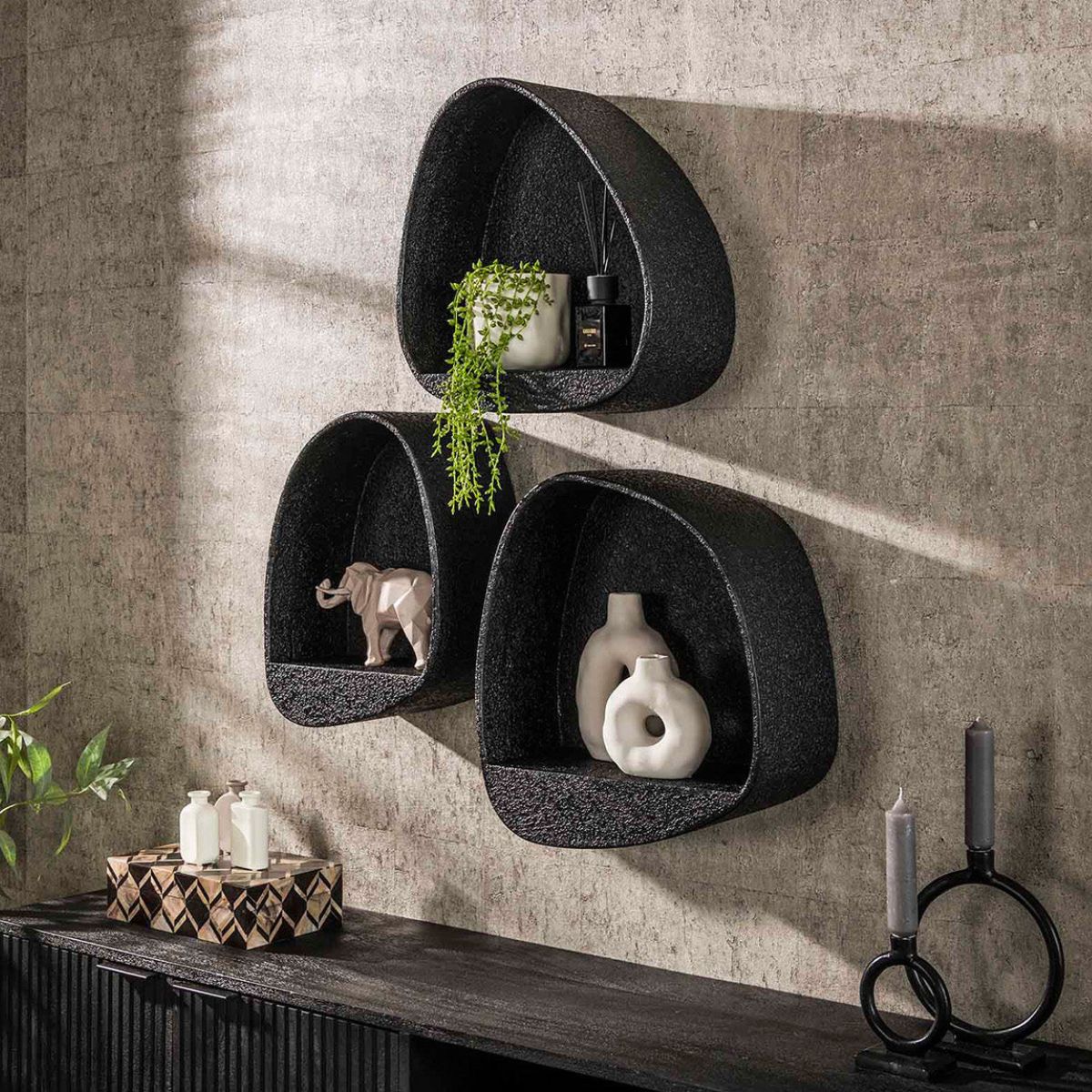 Dreieckiges Wandregal 42 x 21 x 45 cm aus Grau Metall – Modernes Regal für kleine Räume 4