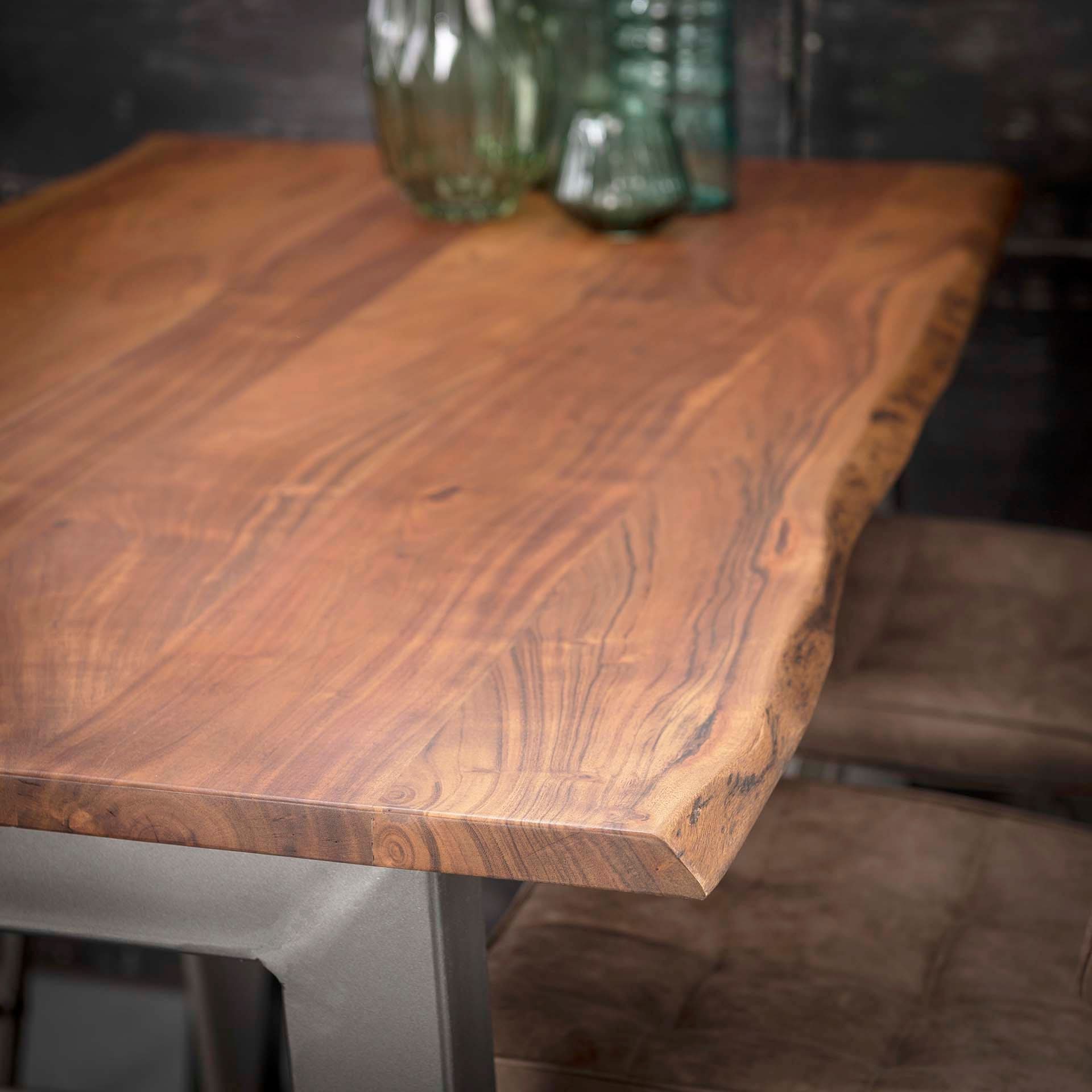 Bartisch 147 x 80 cm aus Akazienholz mit pulverbeschichtetem Stahlgestell – Massiv und Modern für Gesellige Runden 2