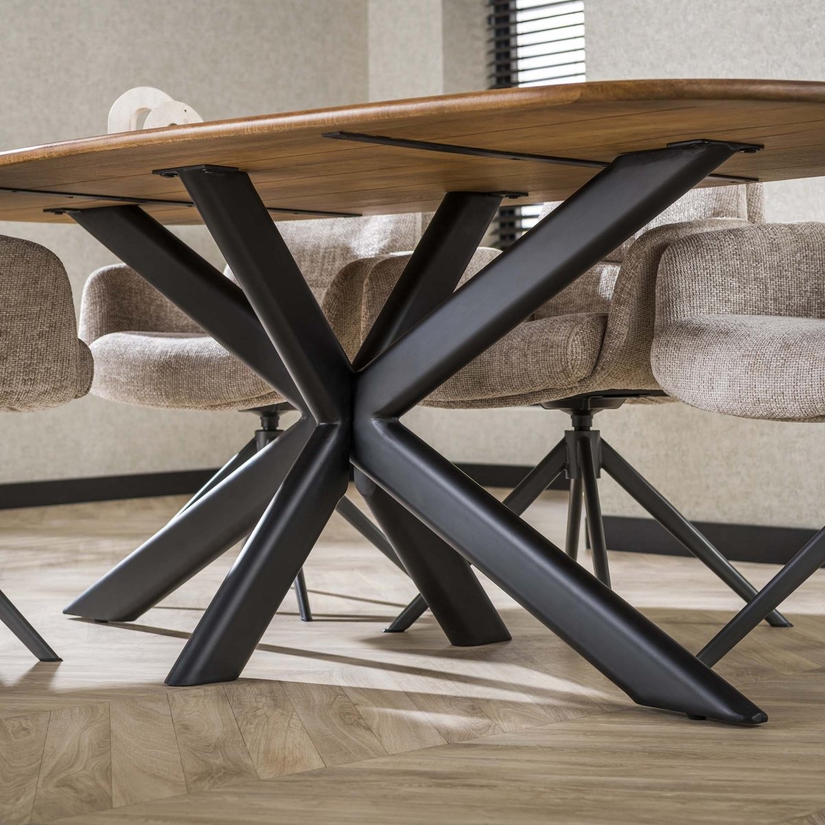 Moderner Ovaler Esstisch 180/215 cm aus Massivem Mangoholz – Stabil mit Spinnengestell für Esszimmer 5