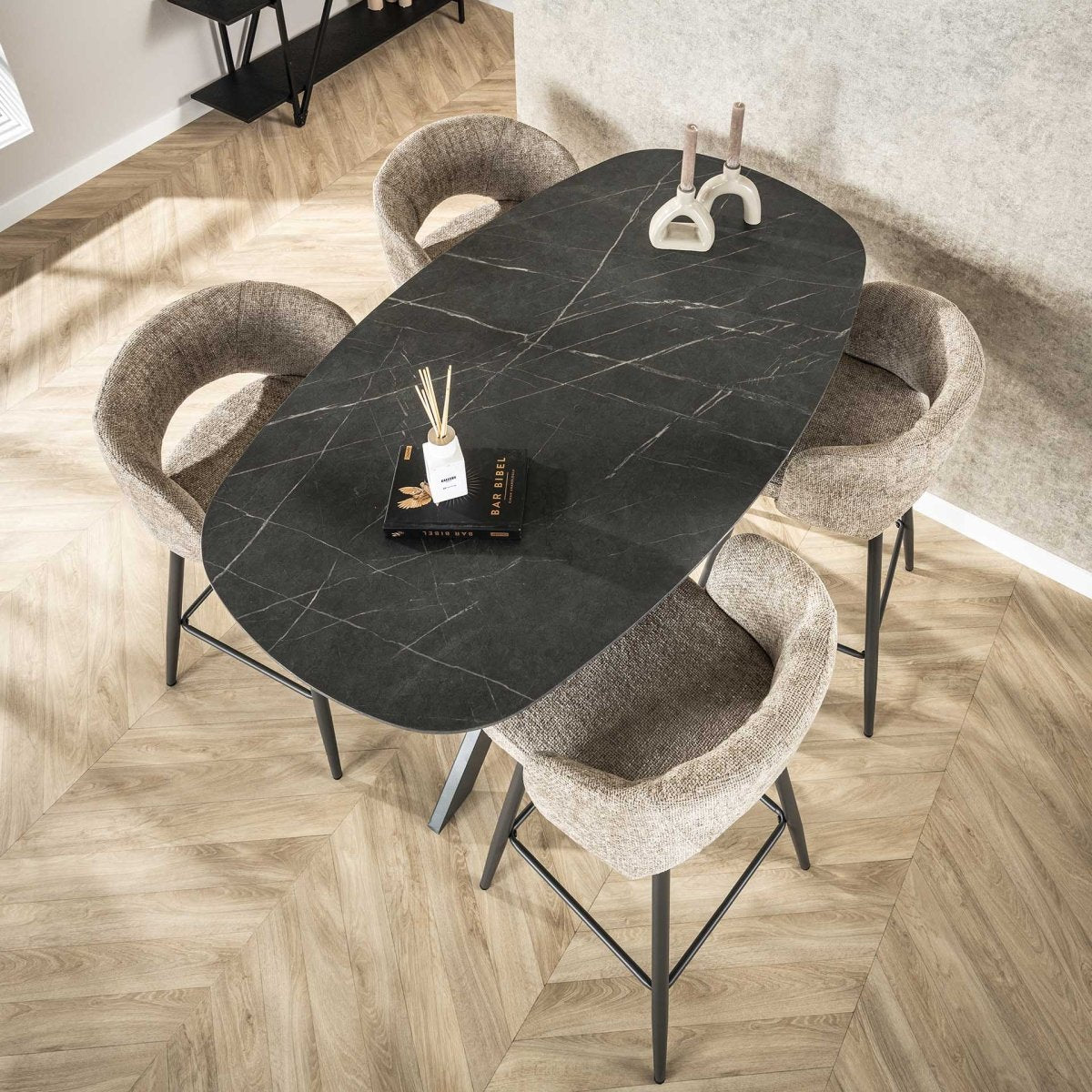 Ovaler Bartisch 140 x 80 cm in Keramikoptik – Ideal für Barhocker 65 cm mit Spinnenbeinen 1