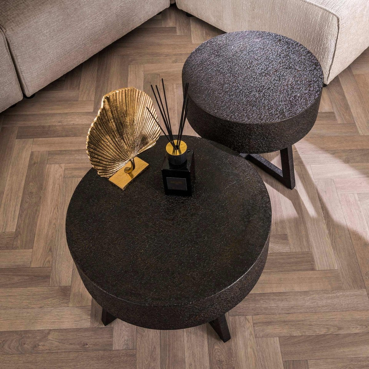 Runder Couchtisch Ø50 cm aus schwarzem Akazienholz – Vielseitig für modernes Wohnzimmer 2