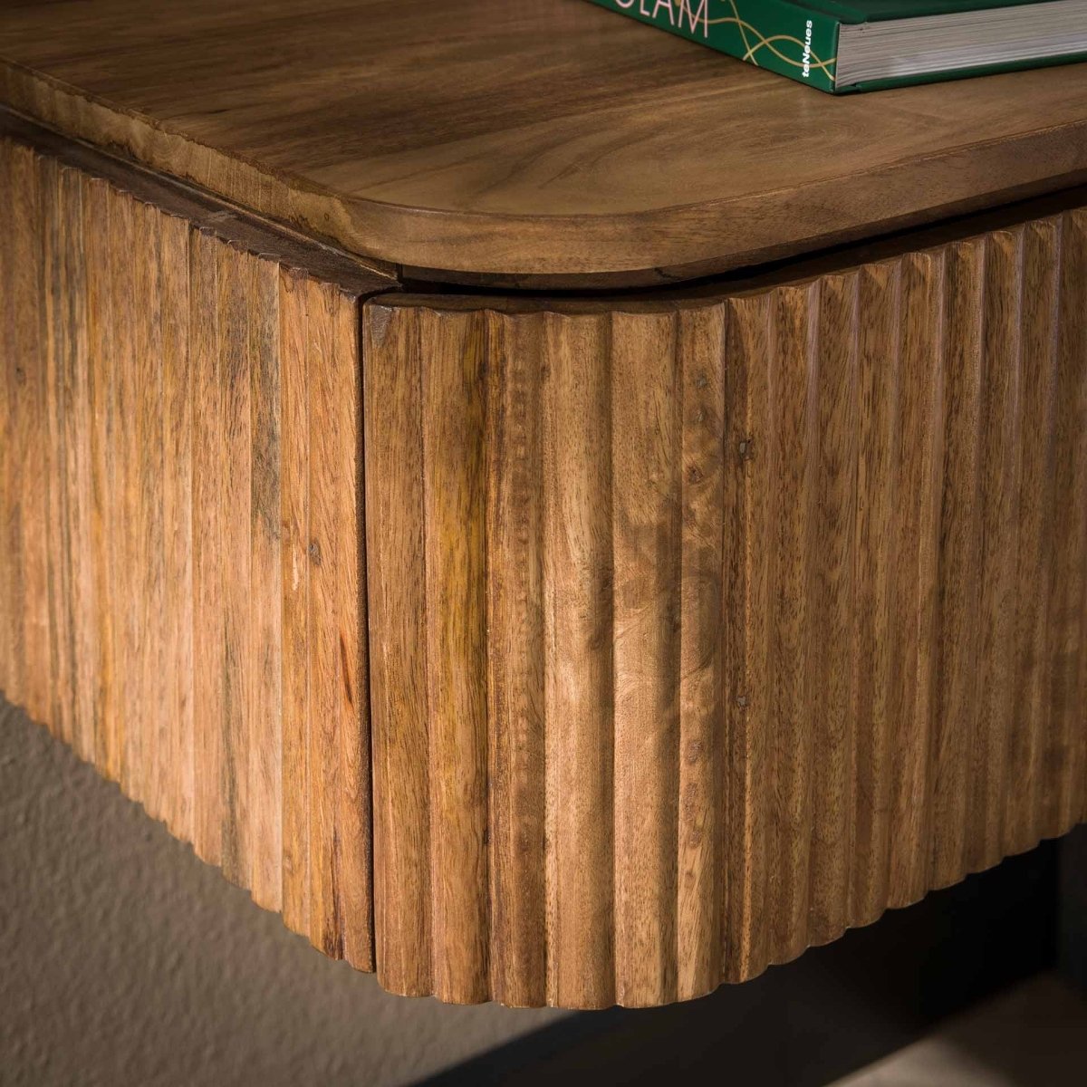 Schwimmender Nachttisch 1 Schublade aus massivem Mangoholz – Minimalistisch für modernes Schlafzimmer 2