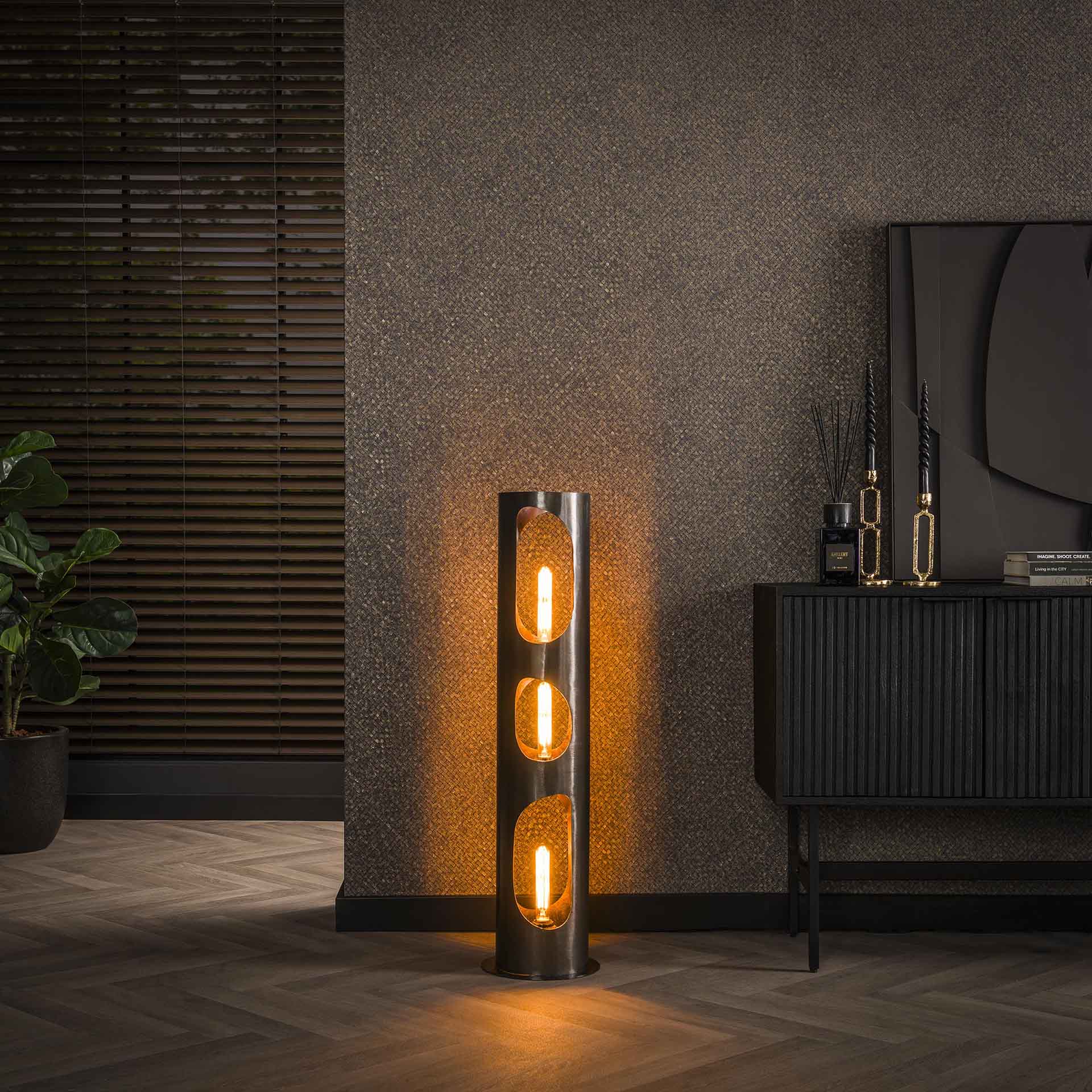 Stehleuchte 111 cm mit 3 Lichtquellen aus Metall – Minimalistische Lampe mit organischen Formen, Durchmesser 25 cm 0