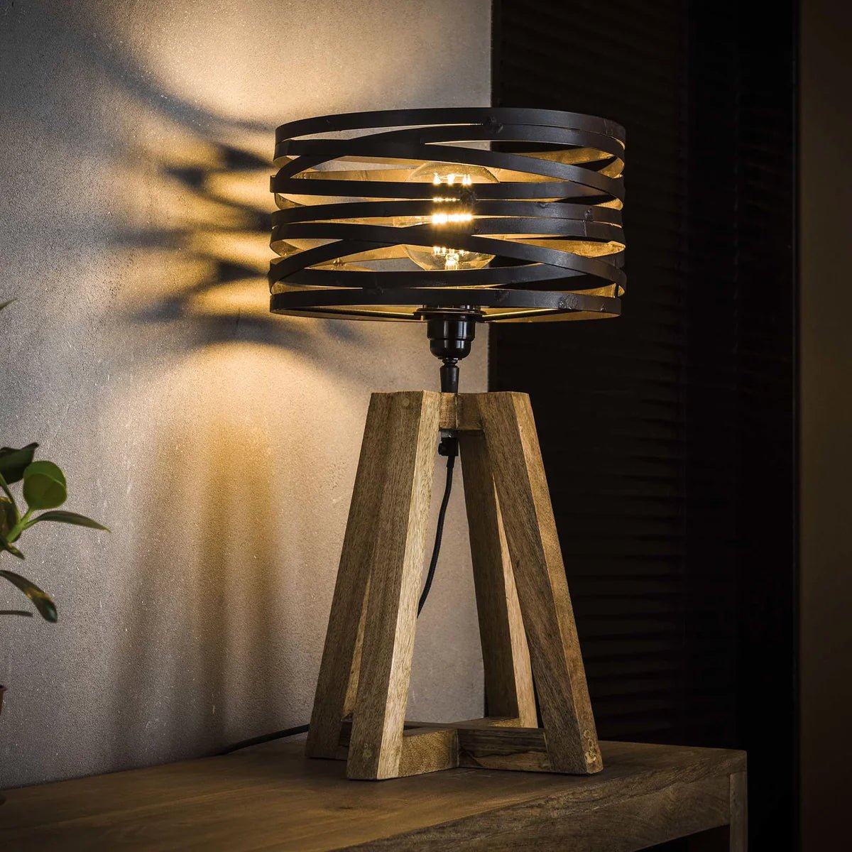 Tischlampe 0,5 m mit Gedrehtem Metallschirm und Holzrahmen – Schiefergrau, 29 cm Durchmesser für Wohnbereich 0