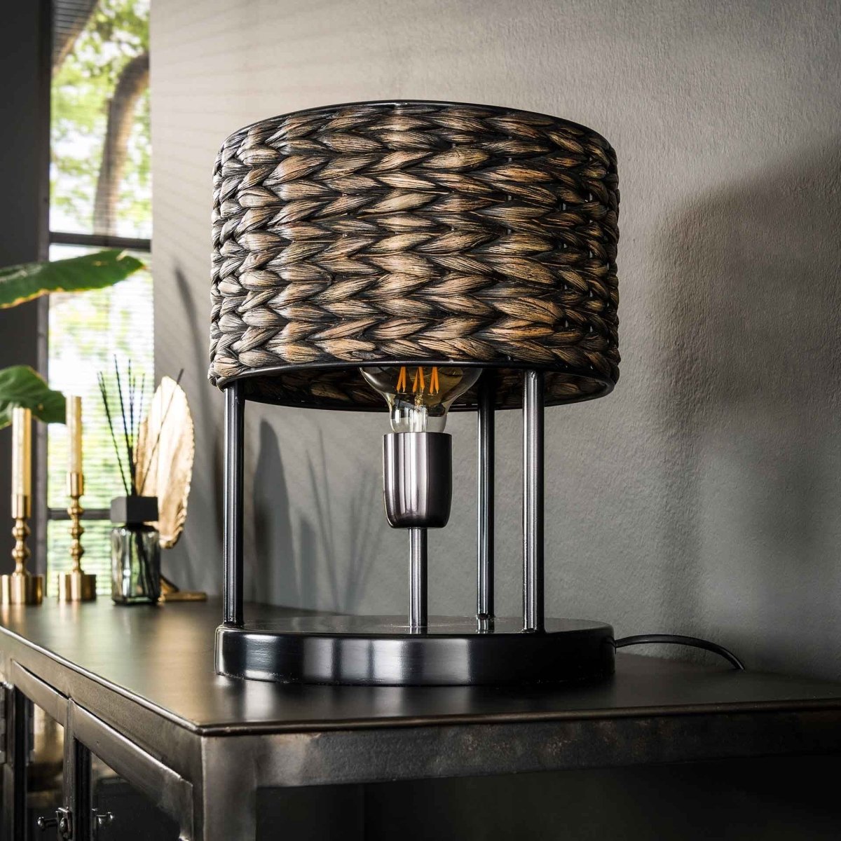 Tischlampe Demi 30 cm aus Wasserhyazinthe mit Metallgestell – Moderne Tischleuchte für Wohnzimmer und Schlafzimmer 1