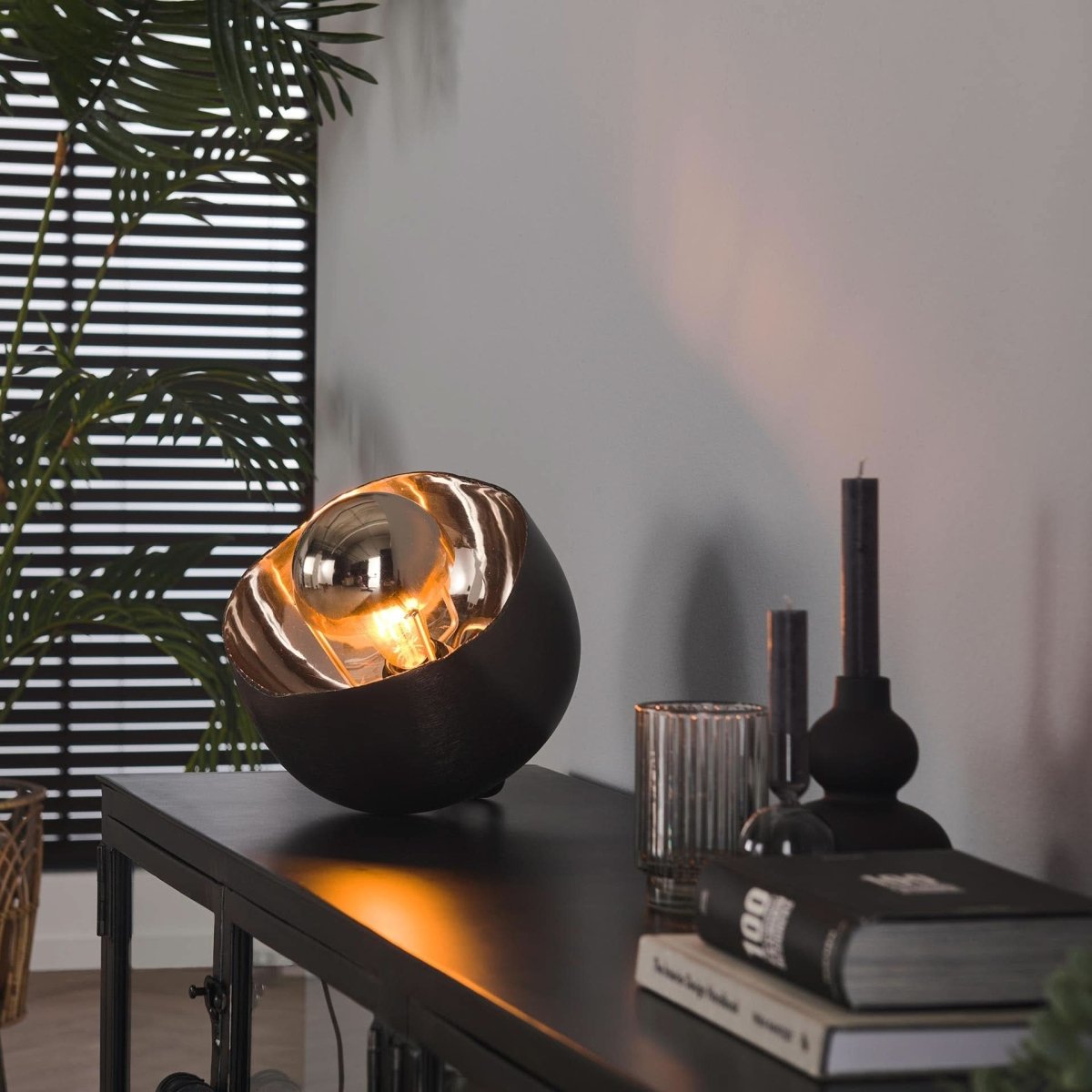 Tischlampe Ø28 cm aus Metall – Moderne Tischleuchte mit Reflektorschirm für Innenräume, E27 Fassung 0