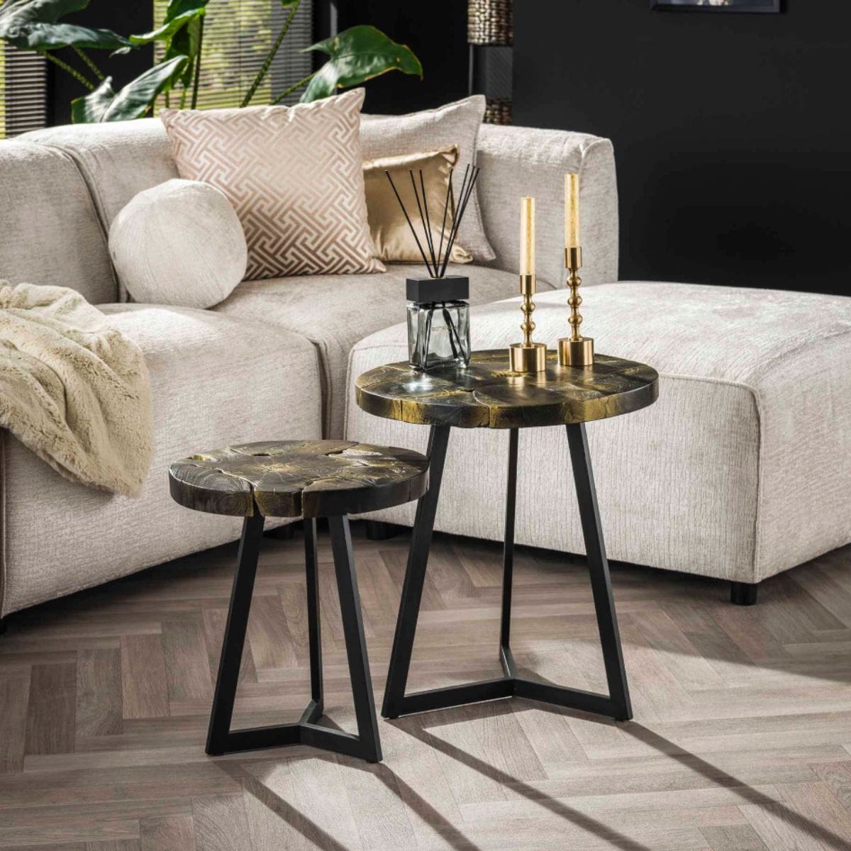 Runder Couchtisch 2er-Set mit Teakholzplatte Ø50/41 cm – Schwarz-goldene Tischplatten & Metallgestell 1
