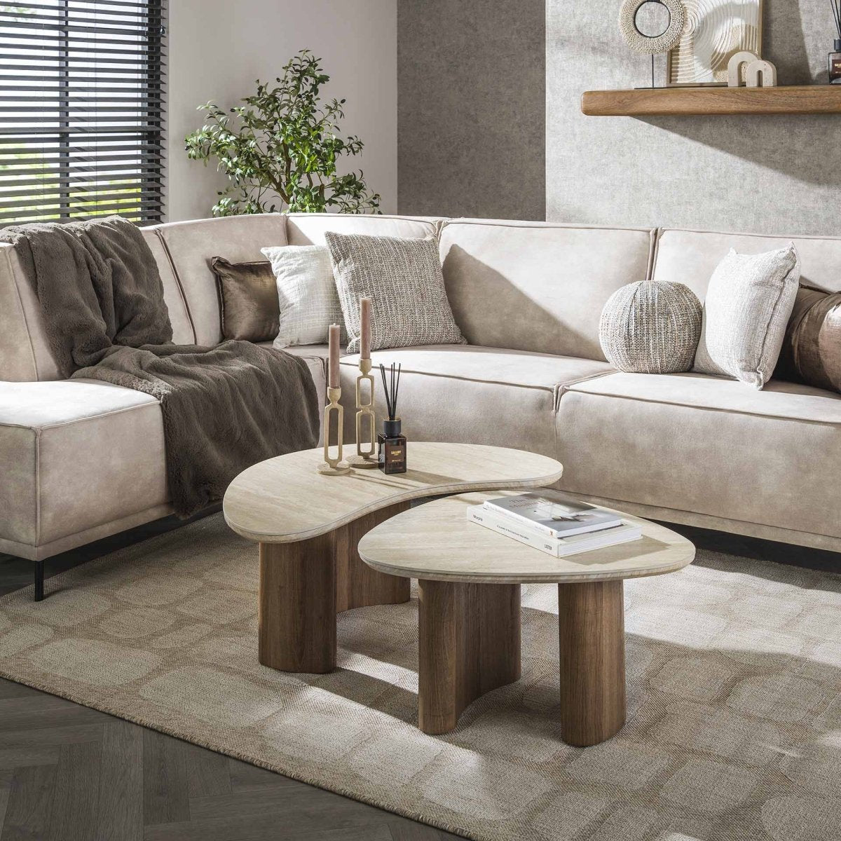 Couchtisch Set 2er aus Holz mit Keramikplatte Travertinoptik 88 x 44 x 36 cm – Organisch geformt, vielseitig einsetzbar 0