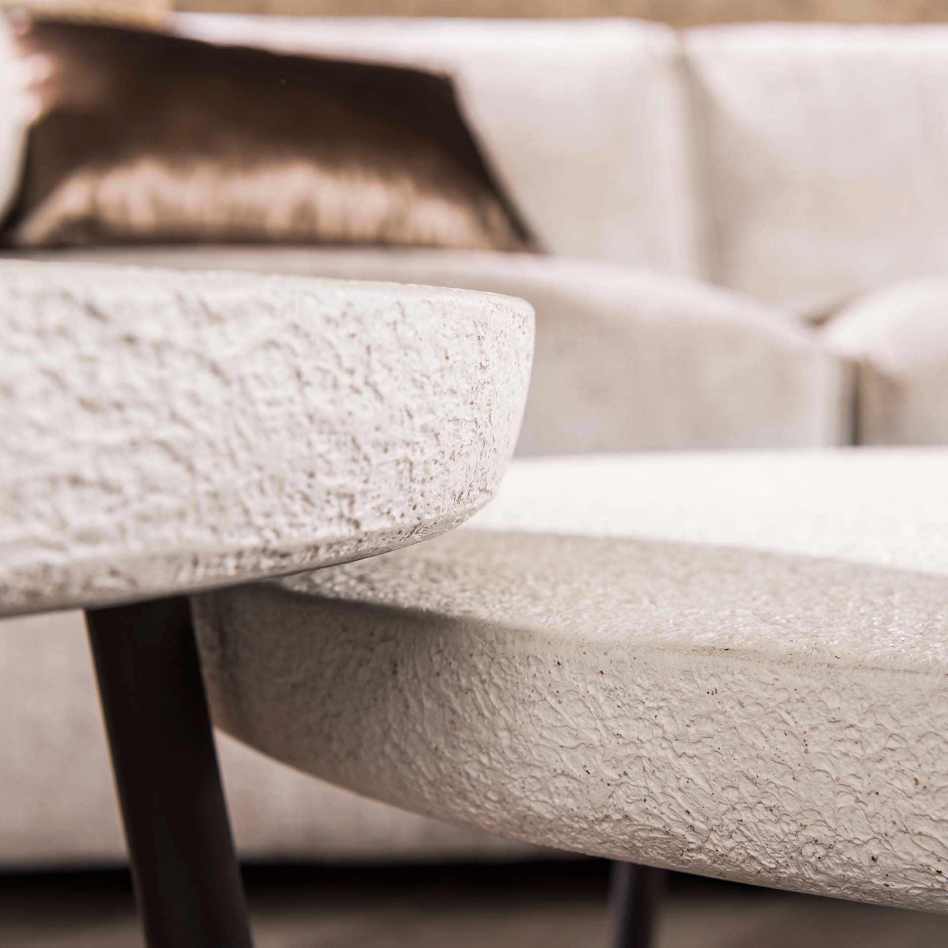 Couchtisch Set 2er aus Weißem Marmorverbund mit Stabilen Metallrahmen – Modernes Design für Wohnzimmer 1