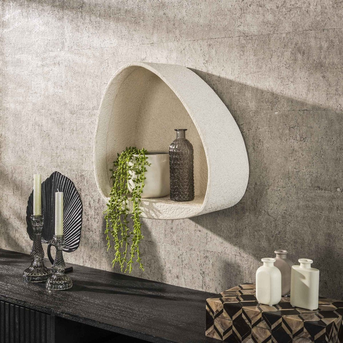 Dreieckiges Wandregal aus Marmorverbundstoff – Elegantes Design, einfache Montage, vielseitig kombinierbar, ideal für kreative Wandgestaltungen 0