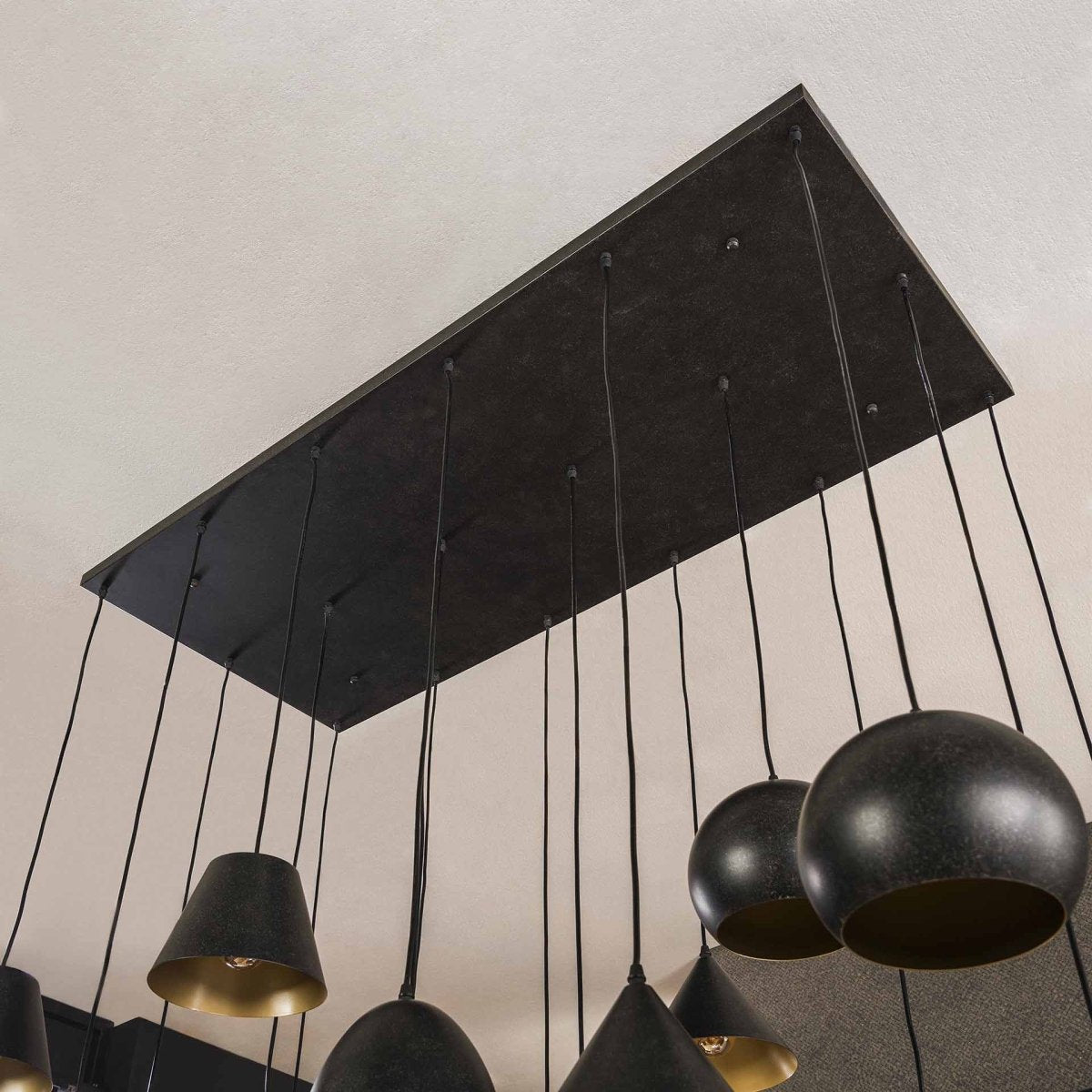 Hängelampe Schwarz 1,45 m Breite mit 18 verstellbaren Schirmen aus Metall – Moderne Pendelleuchte für große Räume 3