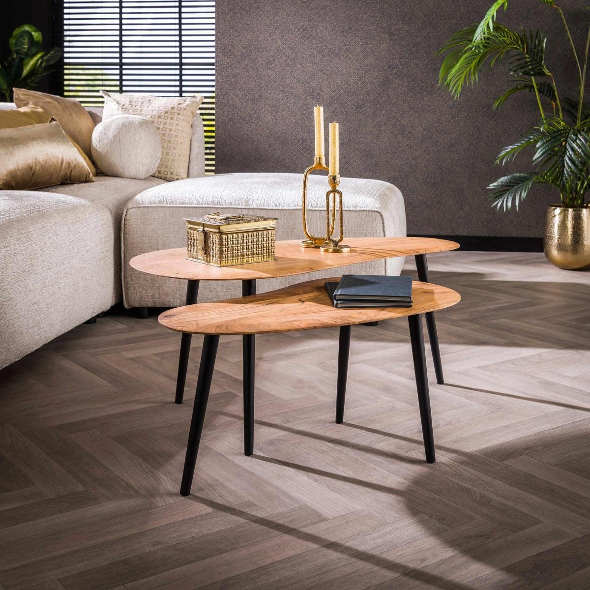 Organisches Couchtisch-Set Elvie aus Akazienholz – 2 Dreieckige Tische für Wohnzimmer, Funktional und Stilvoll 0