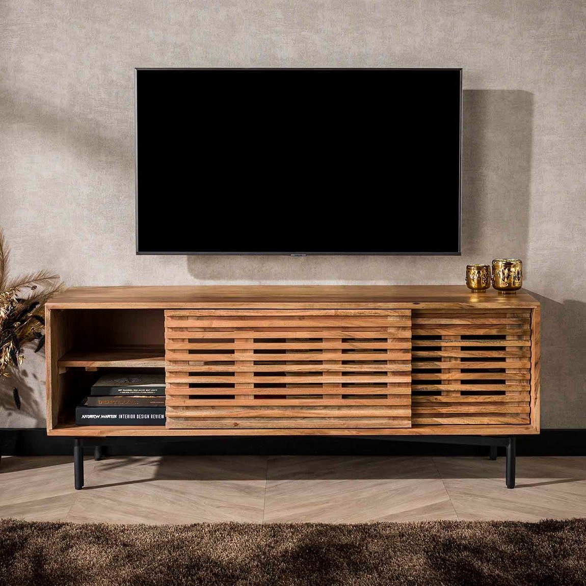 TV-Lowboard aus Massivholz Akazie 135 x 40 x 53 cm mit 2 Schiebetüren – Modernes TV Board mit Stauraum und Lamellenoptik 1