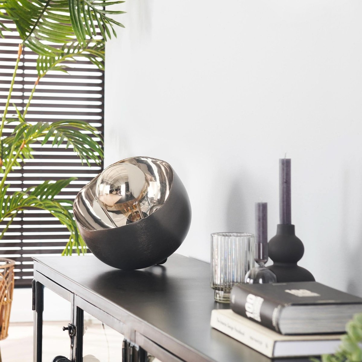 Tischlampe Ø28 cm aus Metall – Moderne Tischleuchte mit Reflektorschirm für Innenräume, E27 Fassung 2