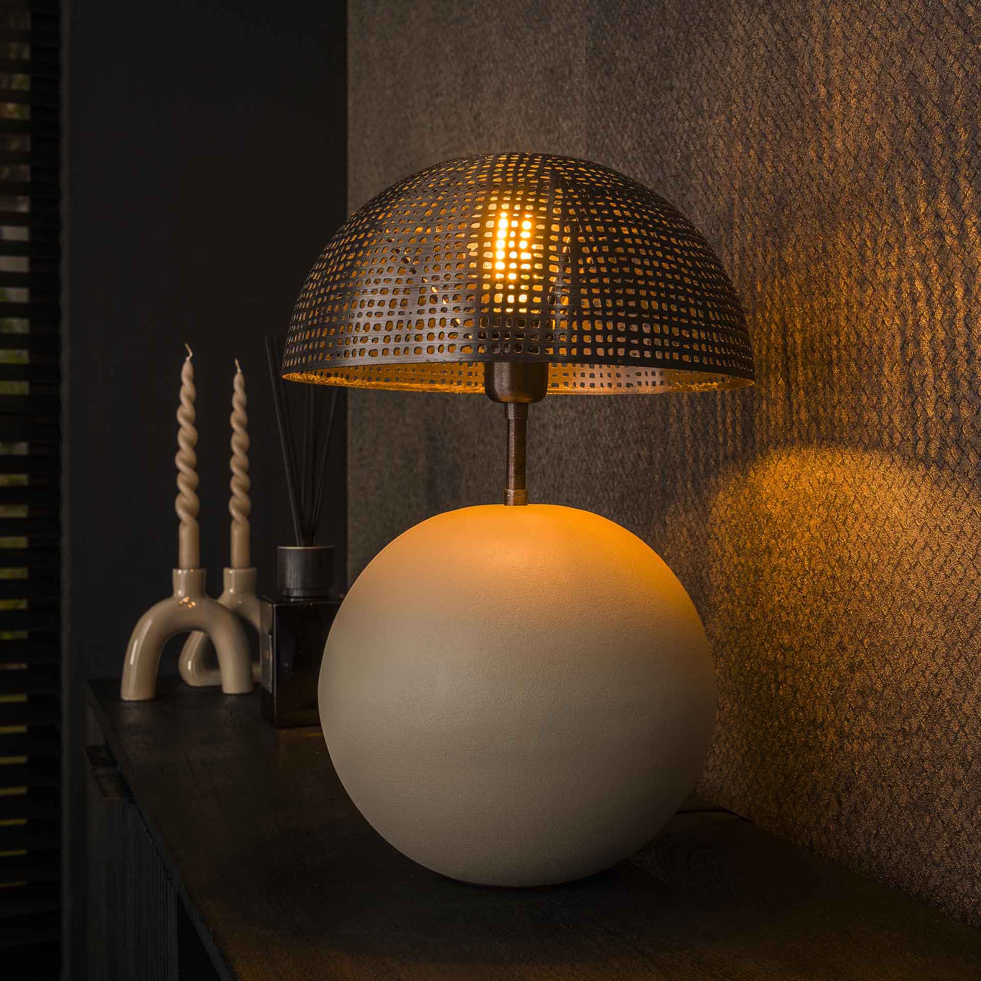 Tischleuchte Avelie Ø26 cm – Moderne Kugelleuchte aus natürlichen Materialien für stilvolle Innenräume, ideal als Nachttischlampe 0
