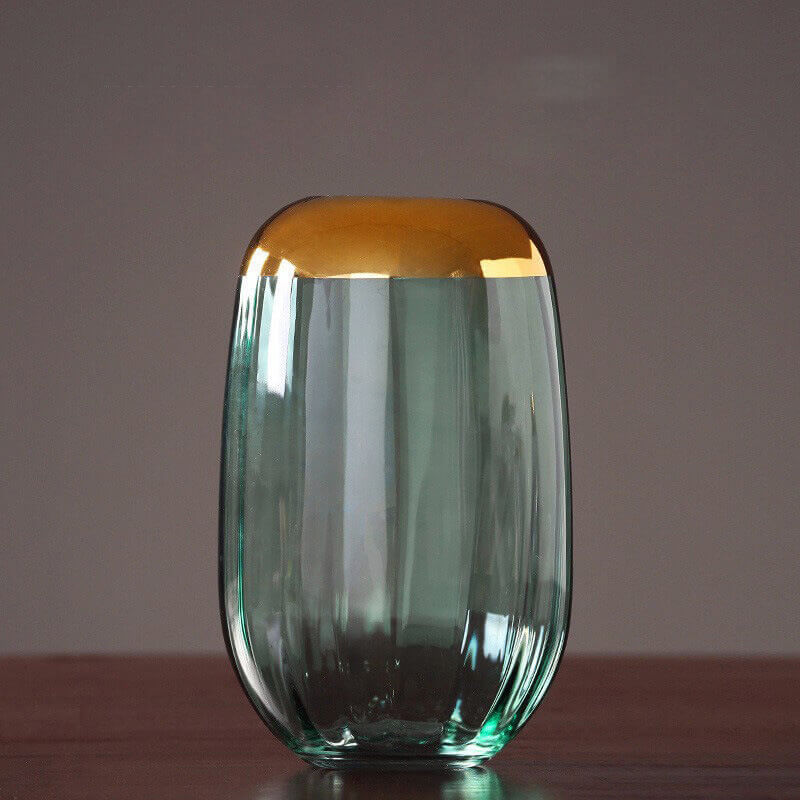 Glasvase mit Goldrand